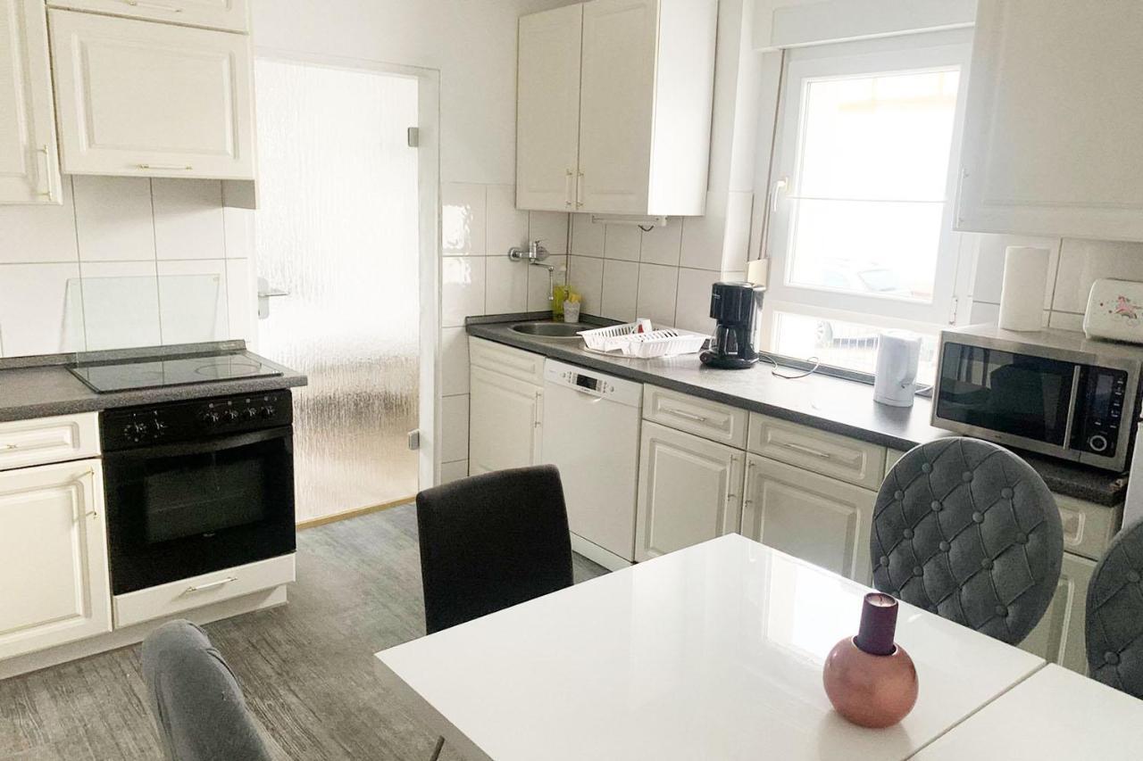 3 Bedroom Apartment In Leverkusen Extérieur photo