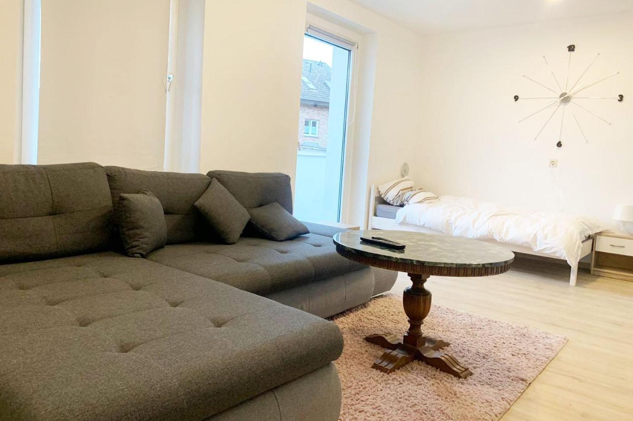 3 Bedroom Apartment In Leverkusen Extérieur photo
